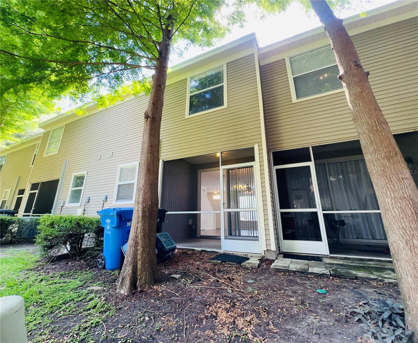 OAK VALLEY TWNHMS - Residential