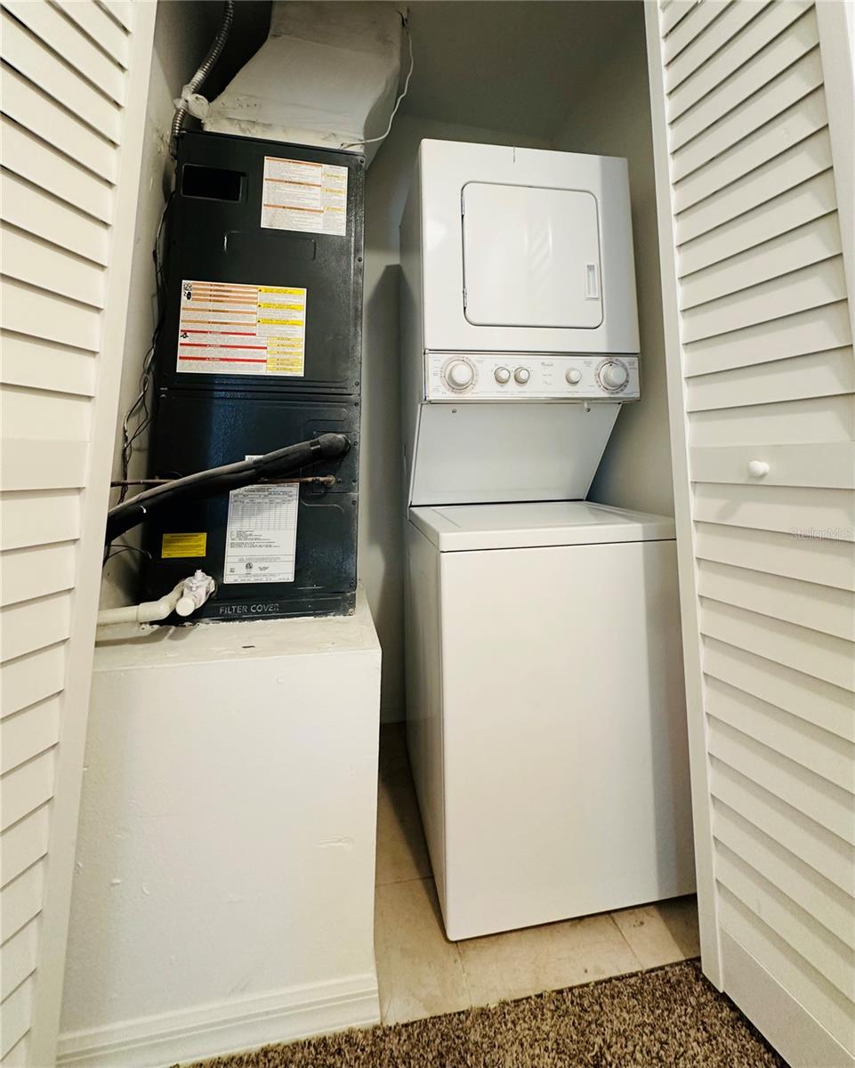 OAK VALLEY TWNHMS - Residential