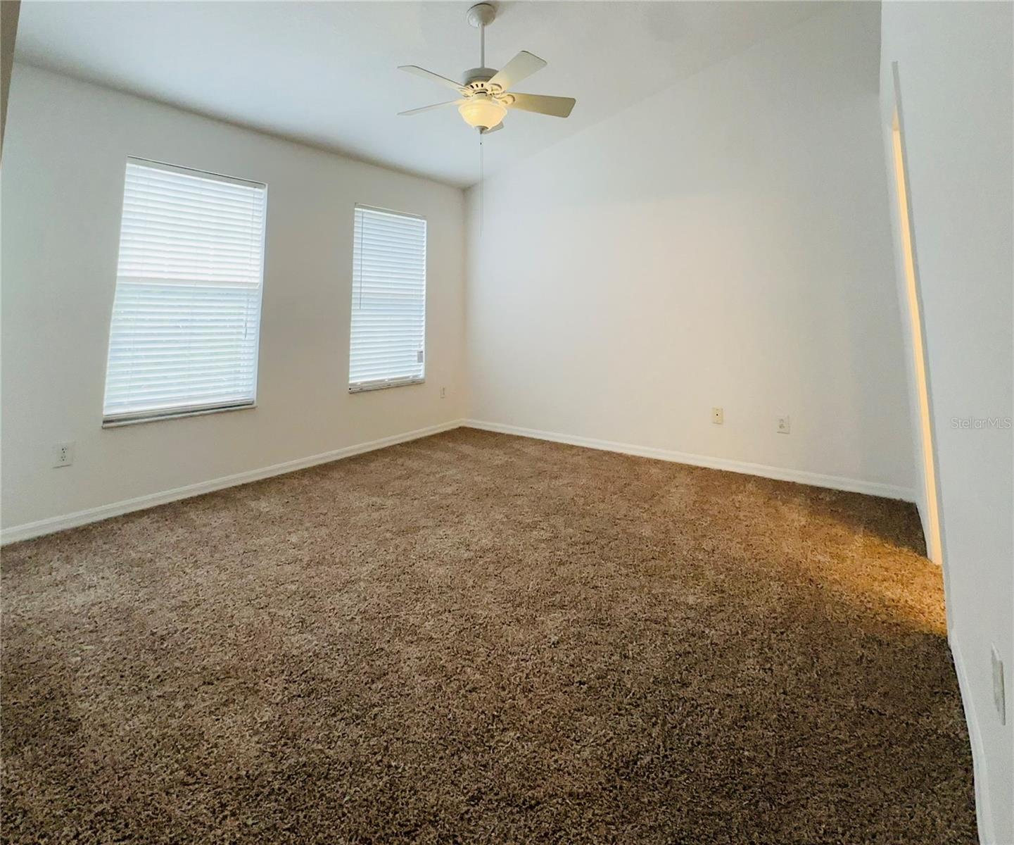 OAK VALLEY TWNHMS - Residential