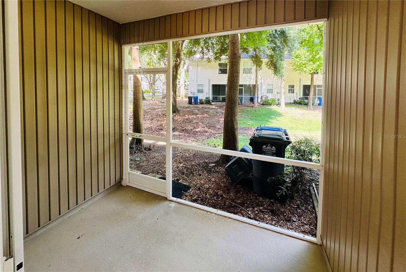 OAK VALLEY TWNHMS - Residential