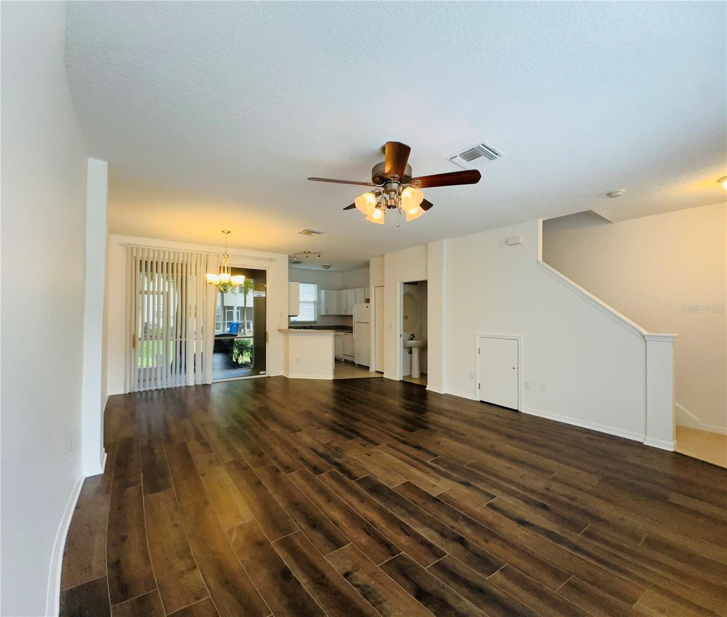 OAK VALLEY TWNHMS - Residential