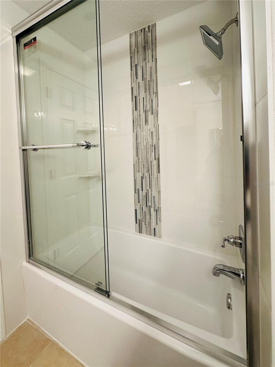 OAK VALLEY TWNHMS - Residential