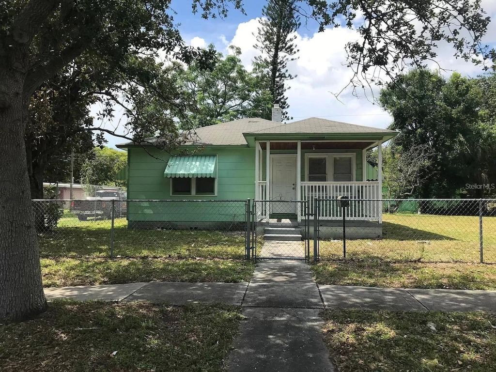 Photo of 545 15th Avenue S, St Petersburg, FL 33701 (MLS # TB8436090)