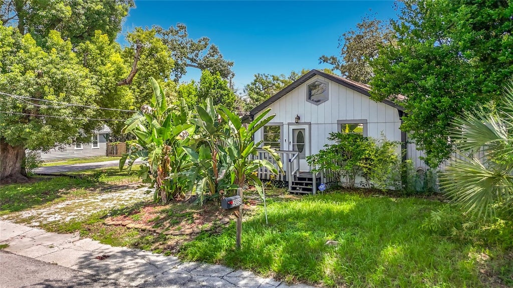 Photo of 7309 N Huntley Avenue, Tampa, FL 33604 (MLS # O6437219)