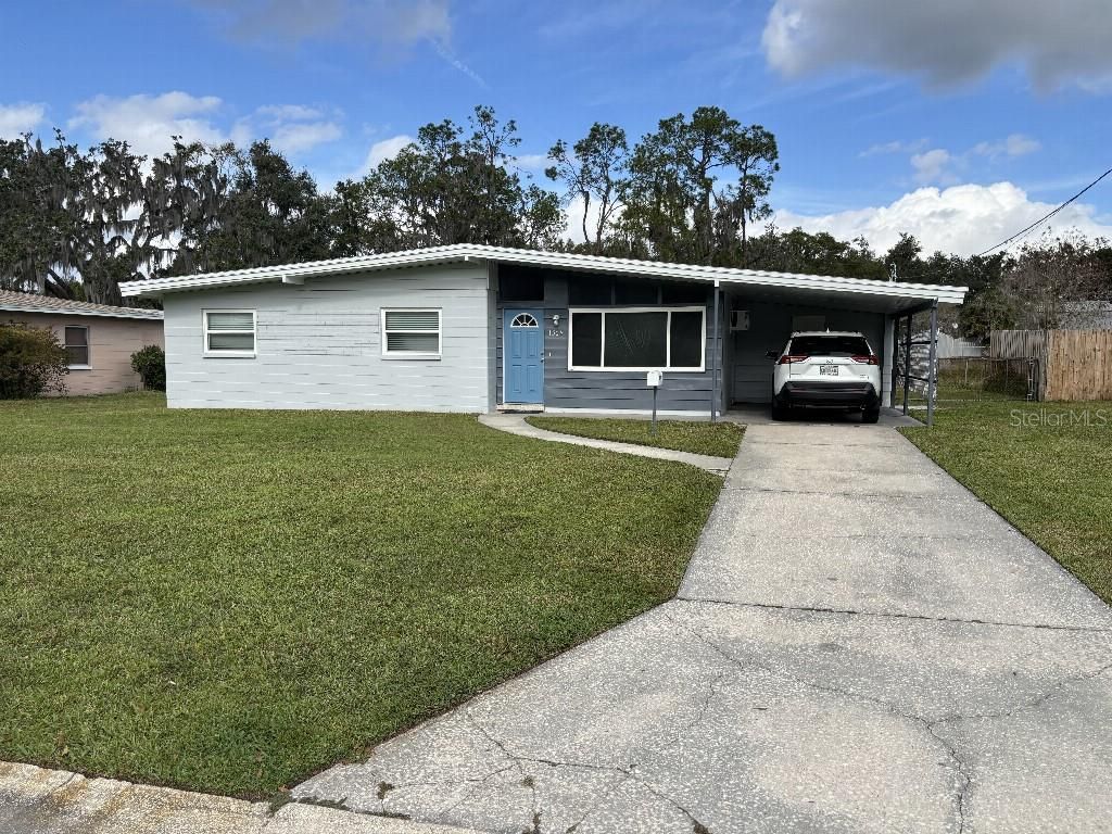 Photo of 1504 E Mimosa Drive, Plant City, FL 33563 (MLS # TB8469548)