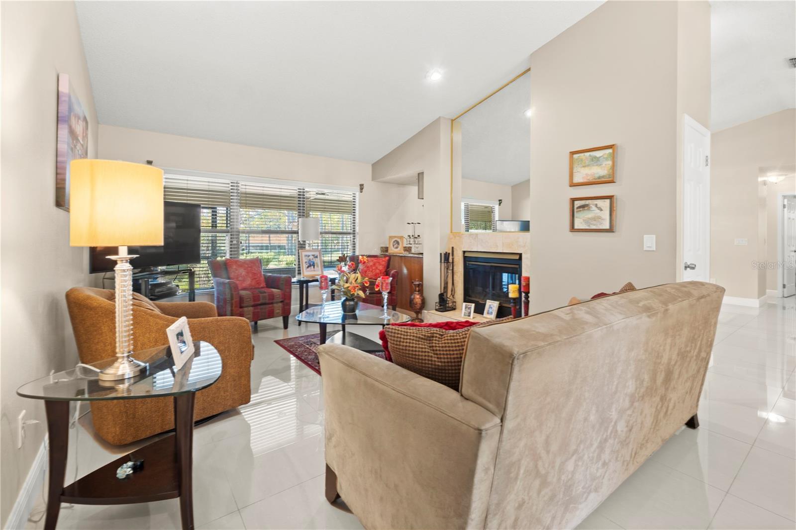 SILVER WOODS PH 01 - Residential
