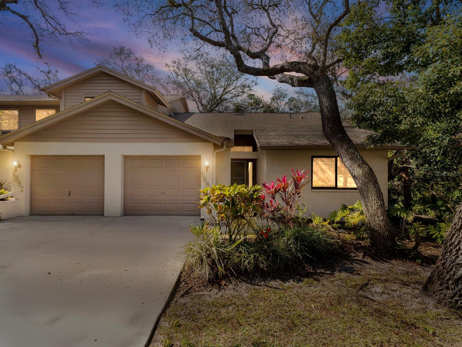 WHISPERING WOODS - Residential