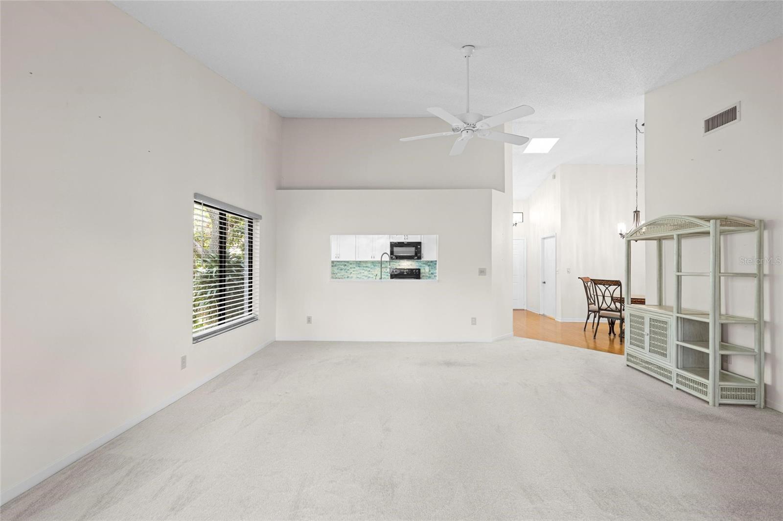 WHISPERING WOODS - Residential