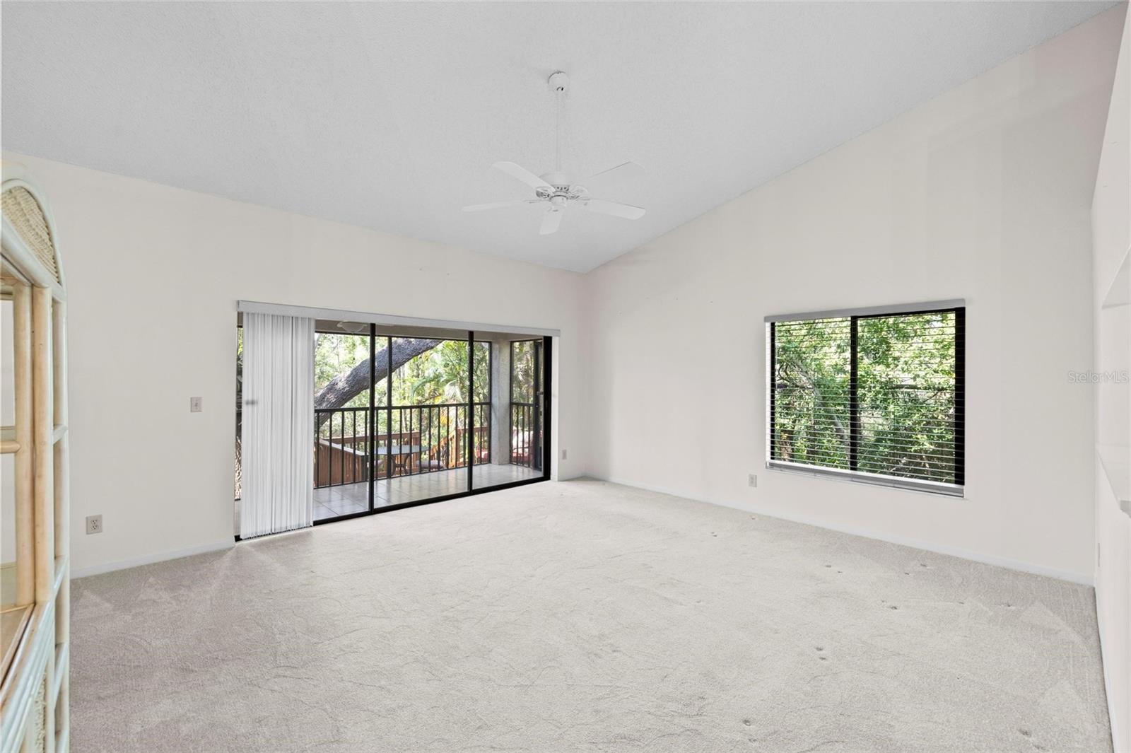 WHISPERING WOODS - Residential