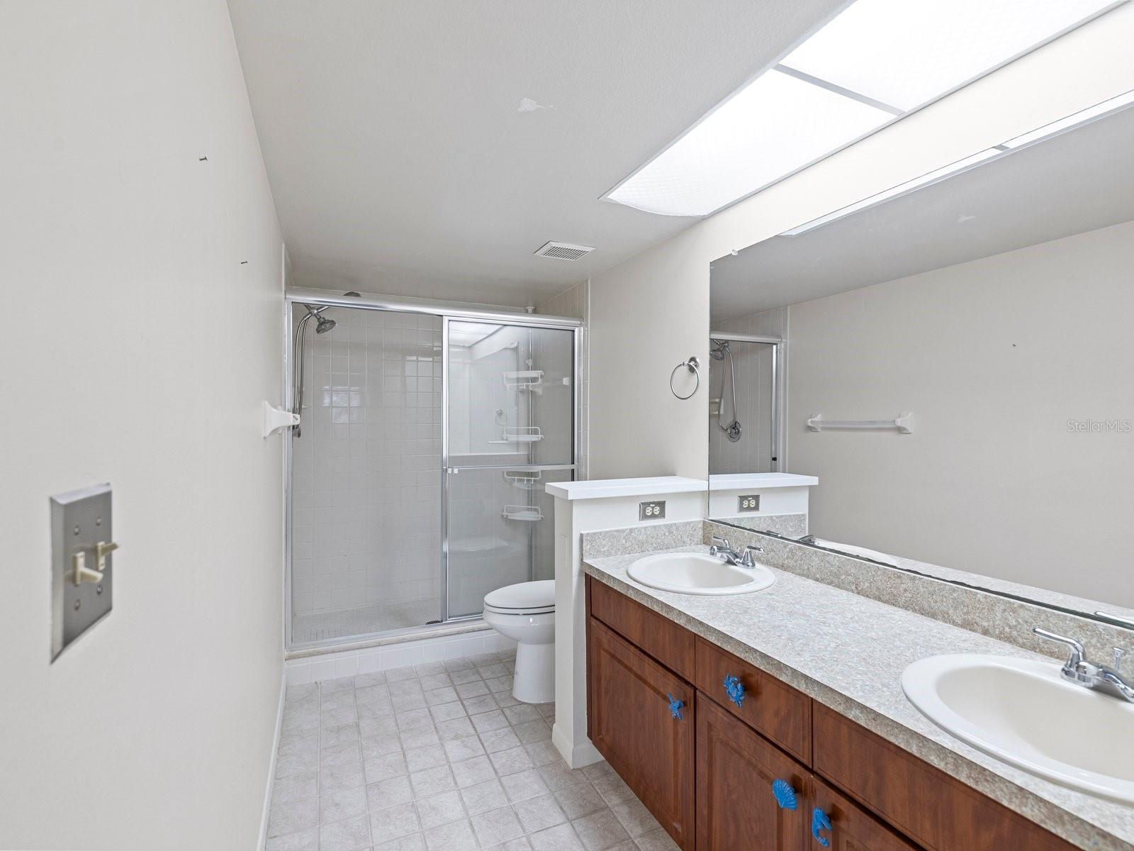 WHISPERING WOODS - Residential