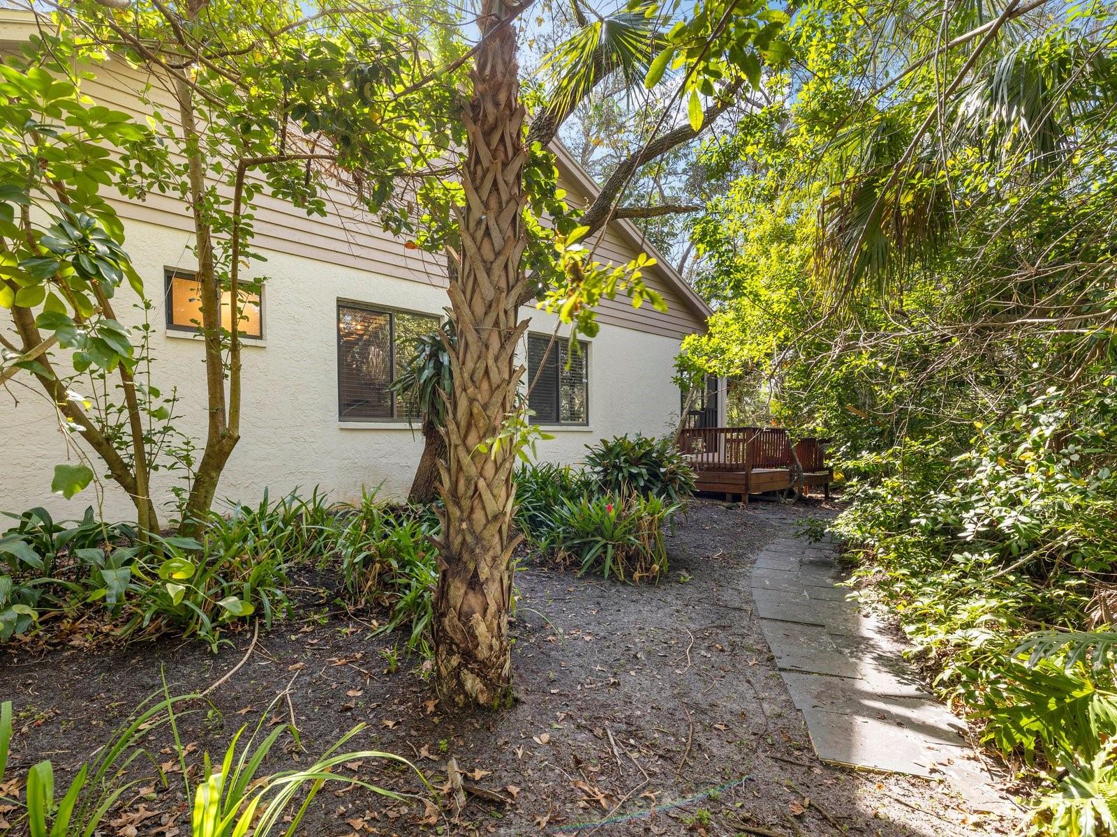 WHISPERING WOODS - Residential