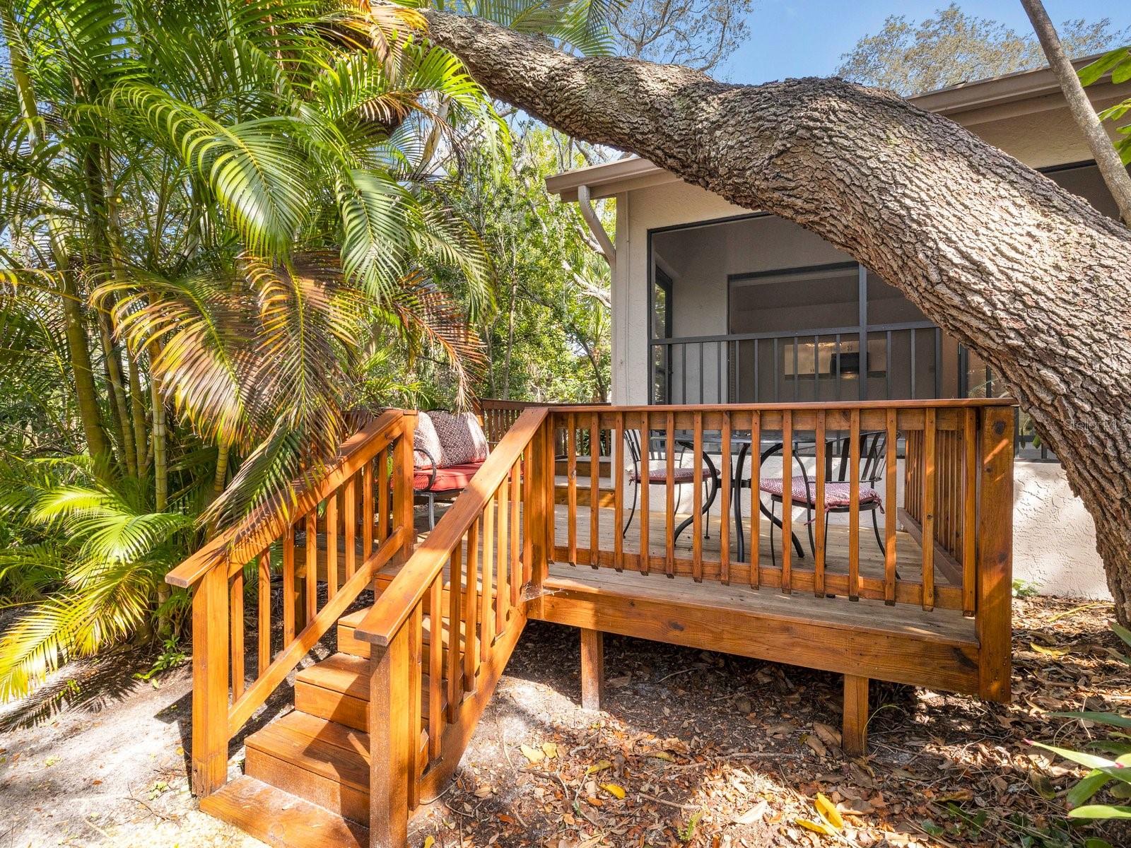 WHISPERING WOODS - Residential