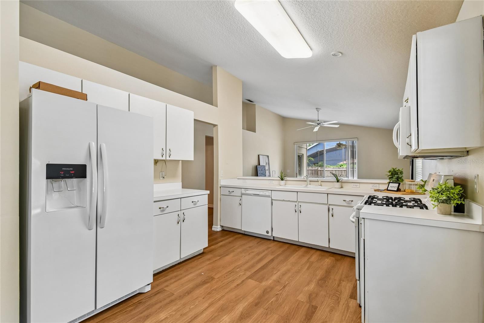 2858 ALOMA OAKS DRIVE