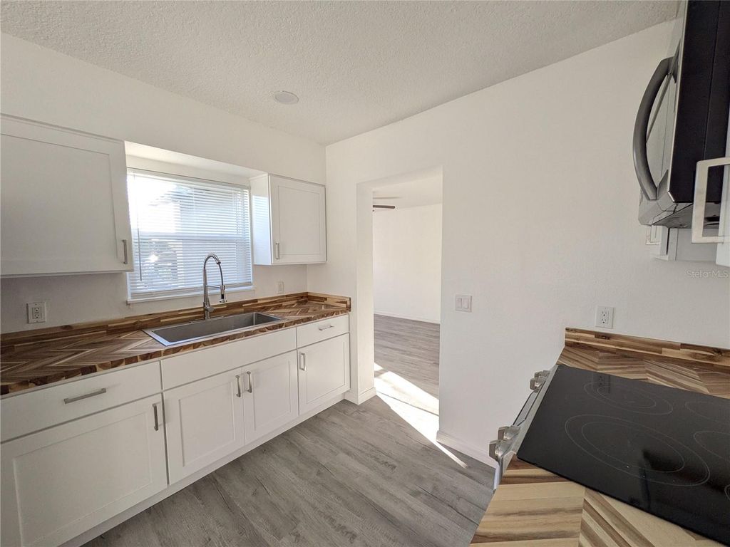 Photo of 5532 42nd Street E, Bradenton, FL 34203 (MLS # A4672101)