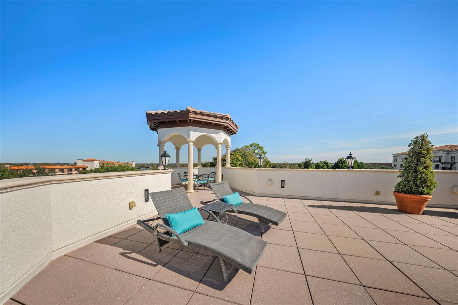 TROVILLION CONDO - Residential