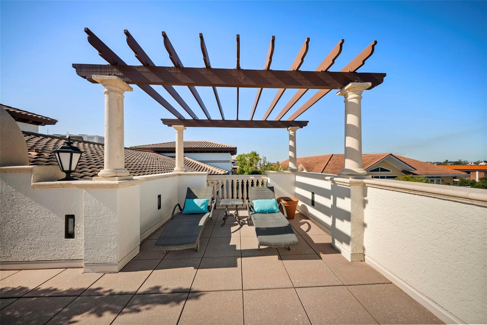 TROVILLION CONDO - Residential