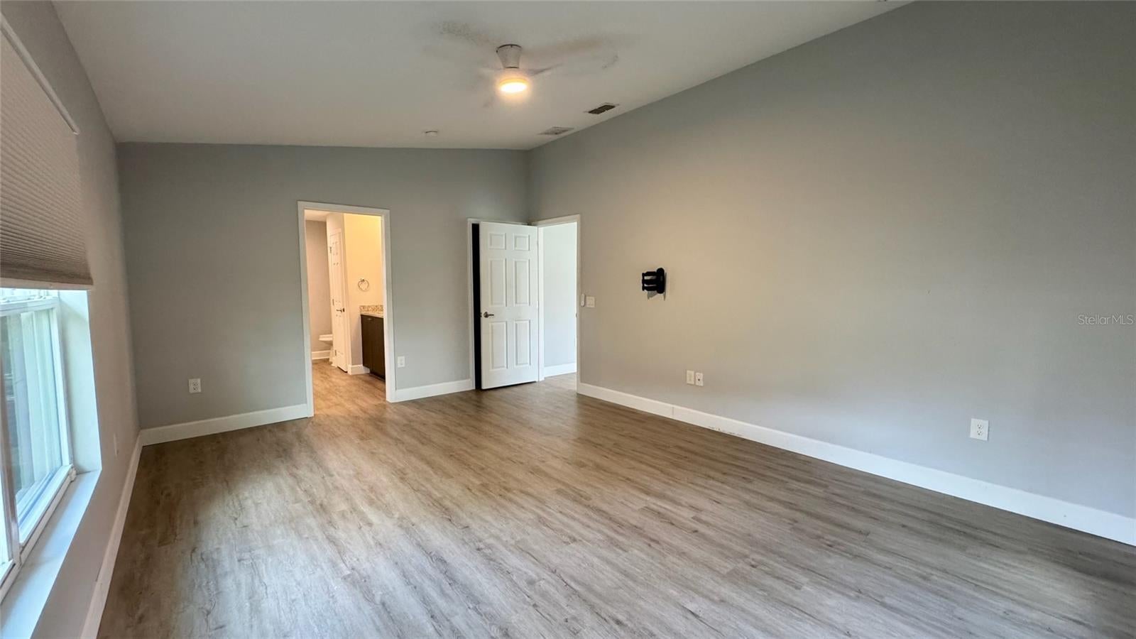 5 N HART BOULEVARD
