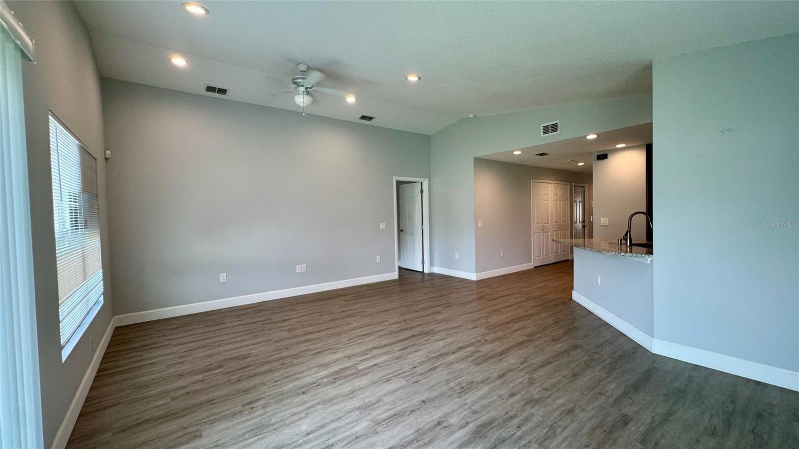 5 N HART BOULEVARD