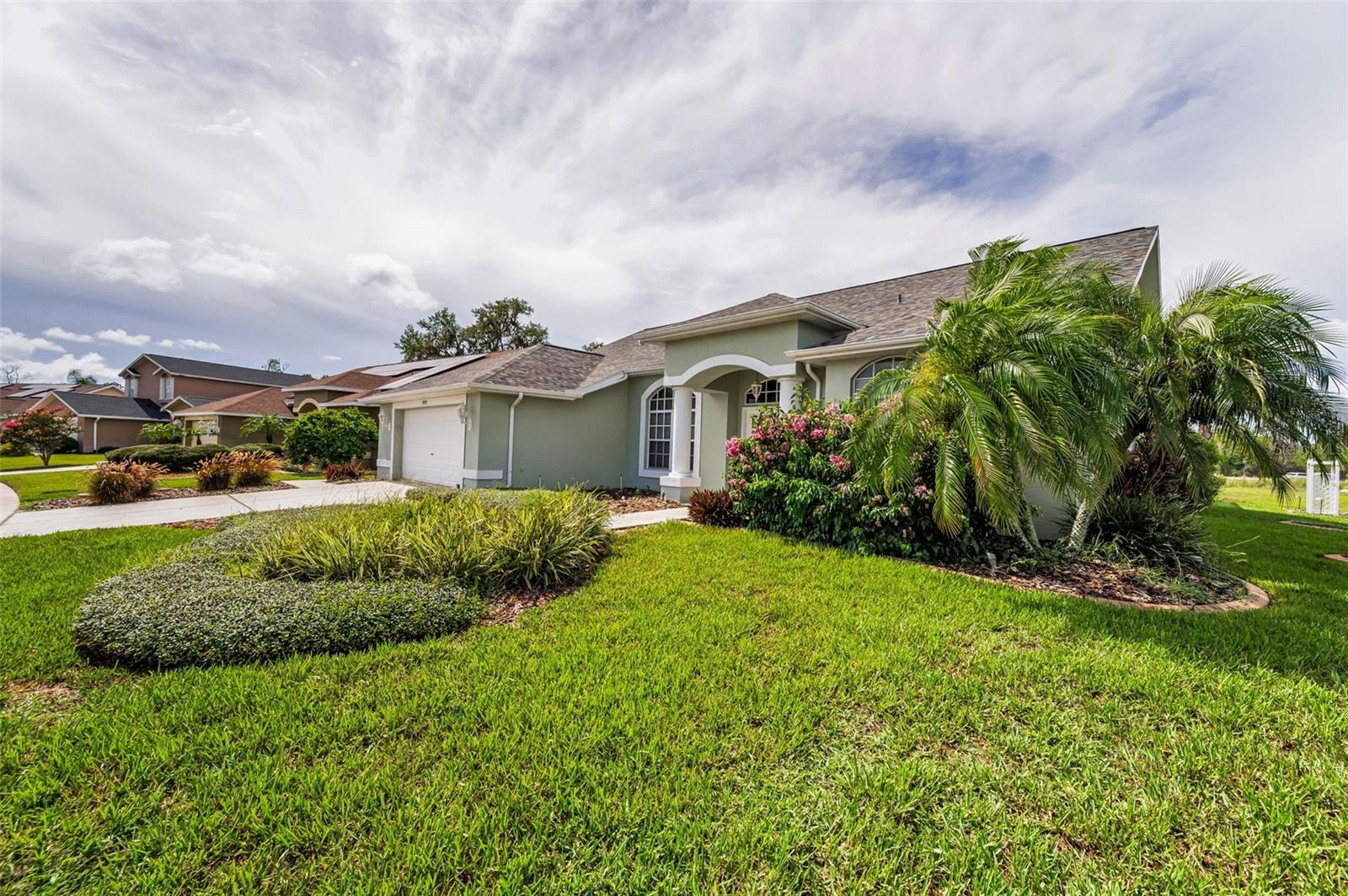 12519 ROSELAND DRIVE