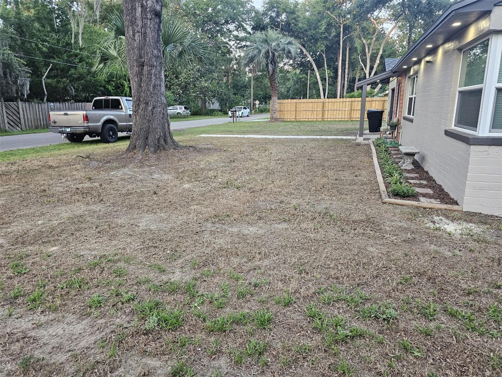 903 NW 33RD AVENUE