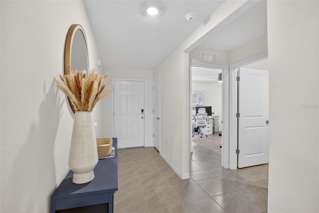 Photo of 7511 Rosewood Garden Loop, Tampa, FL 33637 (MLS # A4680083)