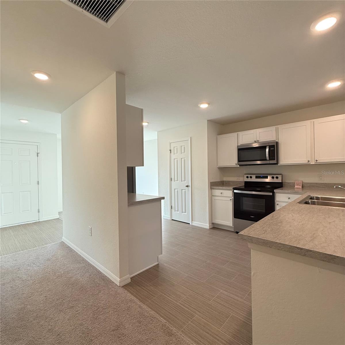PORT CHARLOTTE SUB 09 - Residential Lease