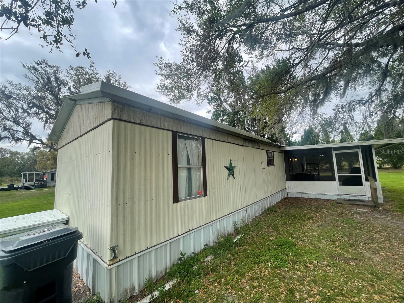 LAWNDALE - Residential