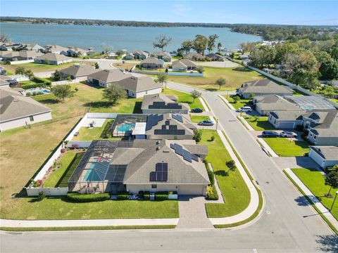 A home in AUBURNDALE