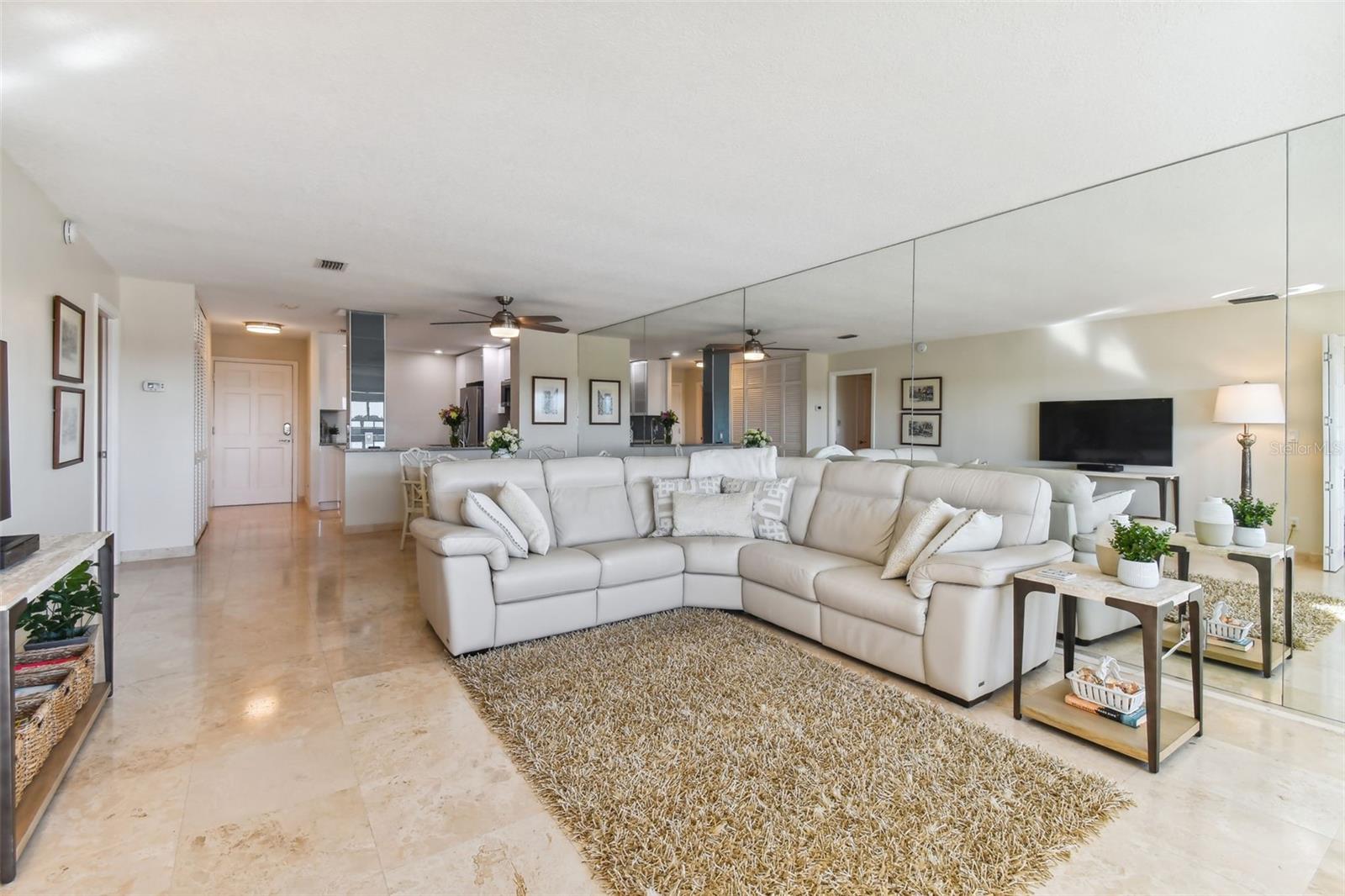 HARBOUR CLUB CONDO 2 - Residential