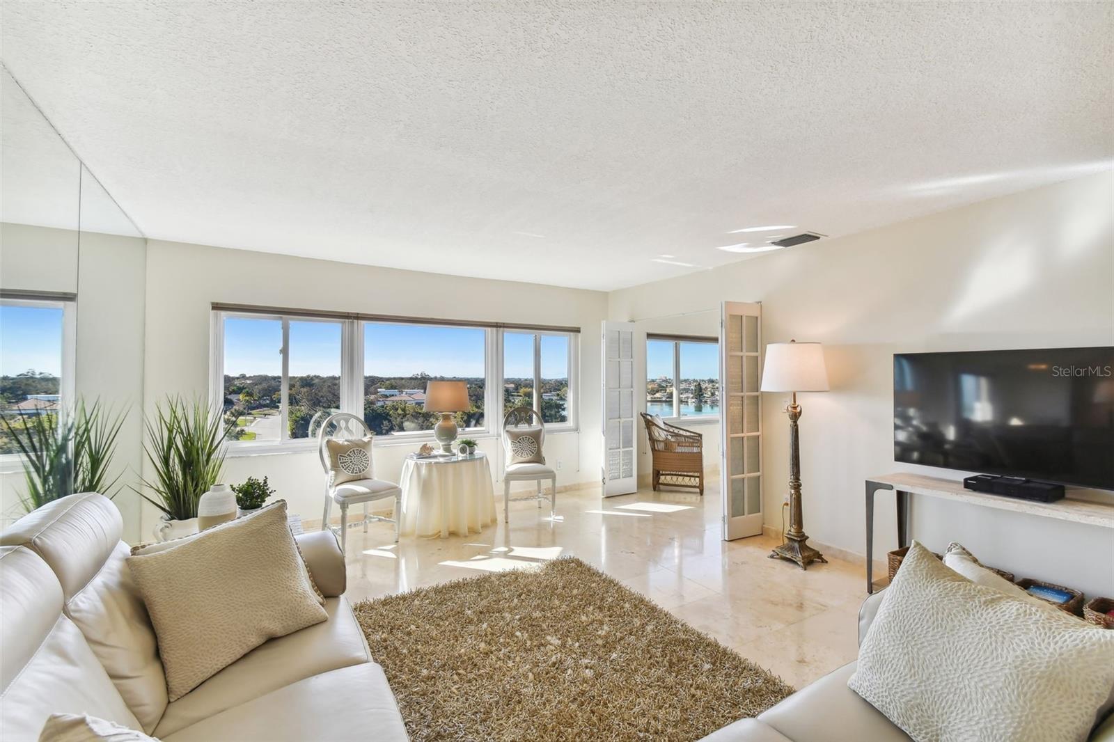 HARBOUR CLUB CONDO 2 - Residential