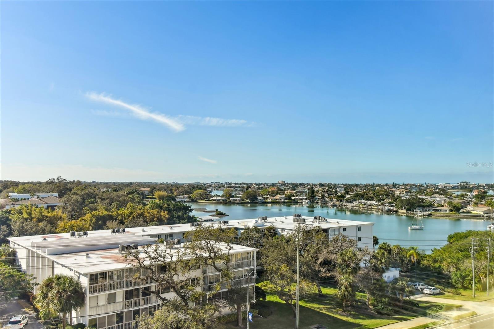 HARBOUR CLUB CONDO 2 - Residential