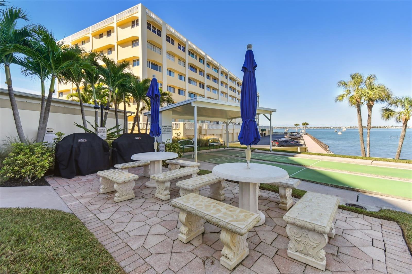 HARBOUR CLUB CONDO 2 - Residential