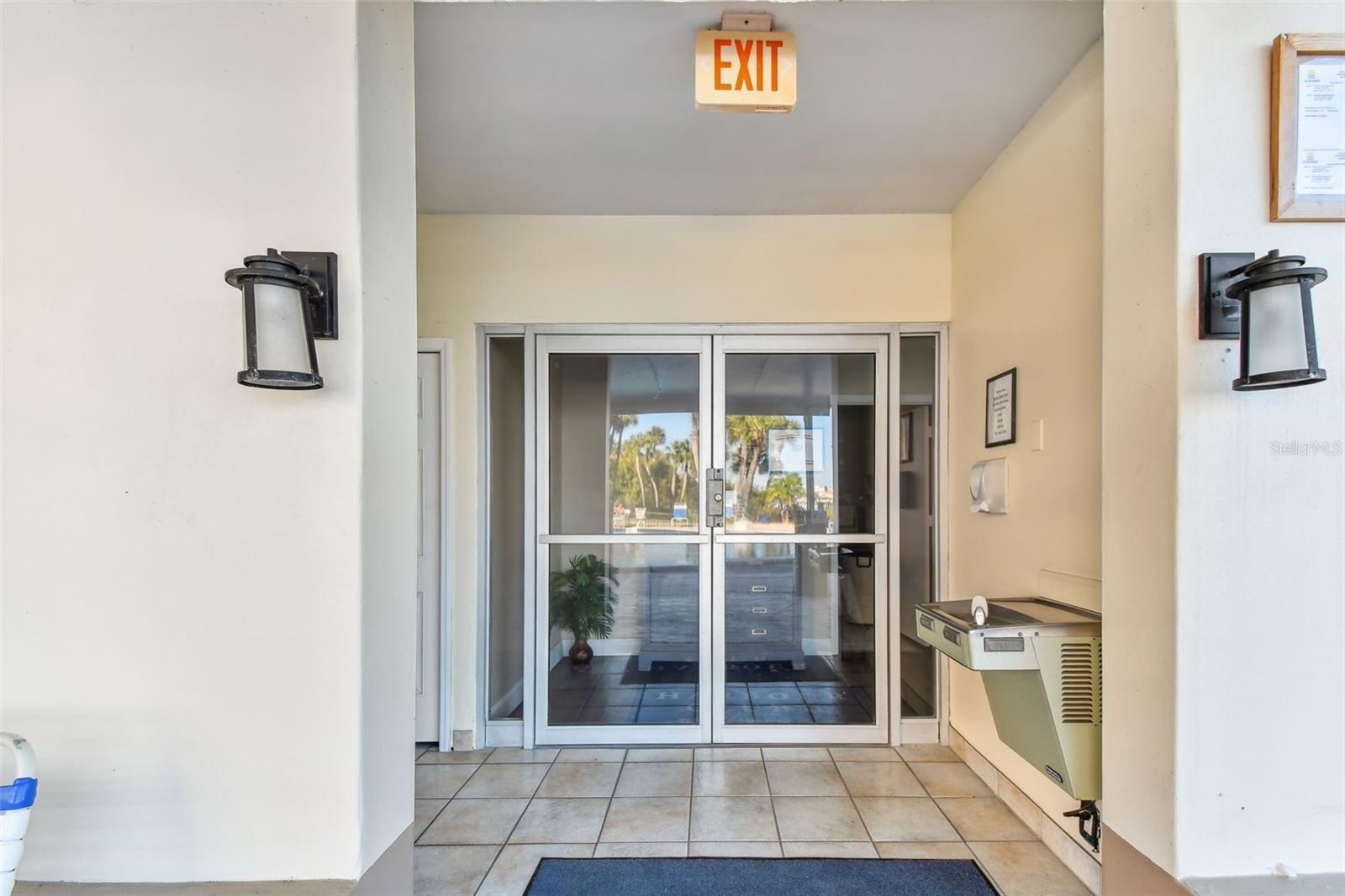 HARBOUR CLUB CONDO 2 - Residential