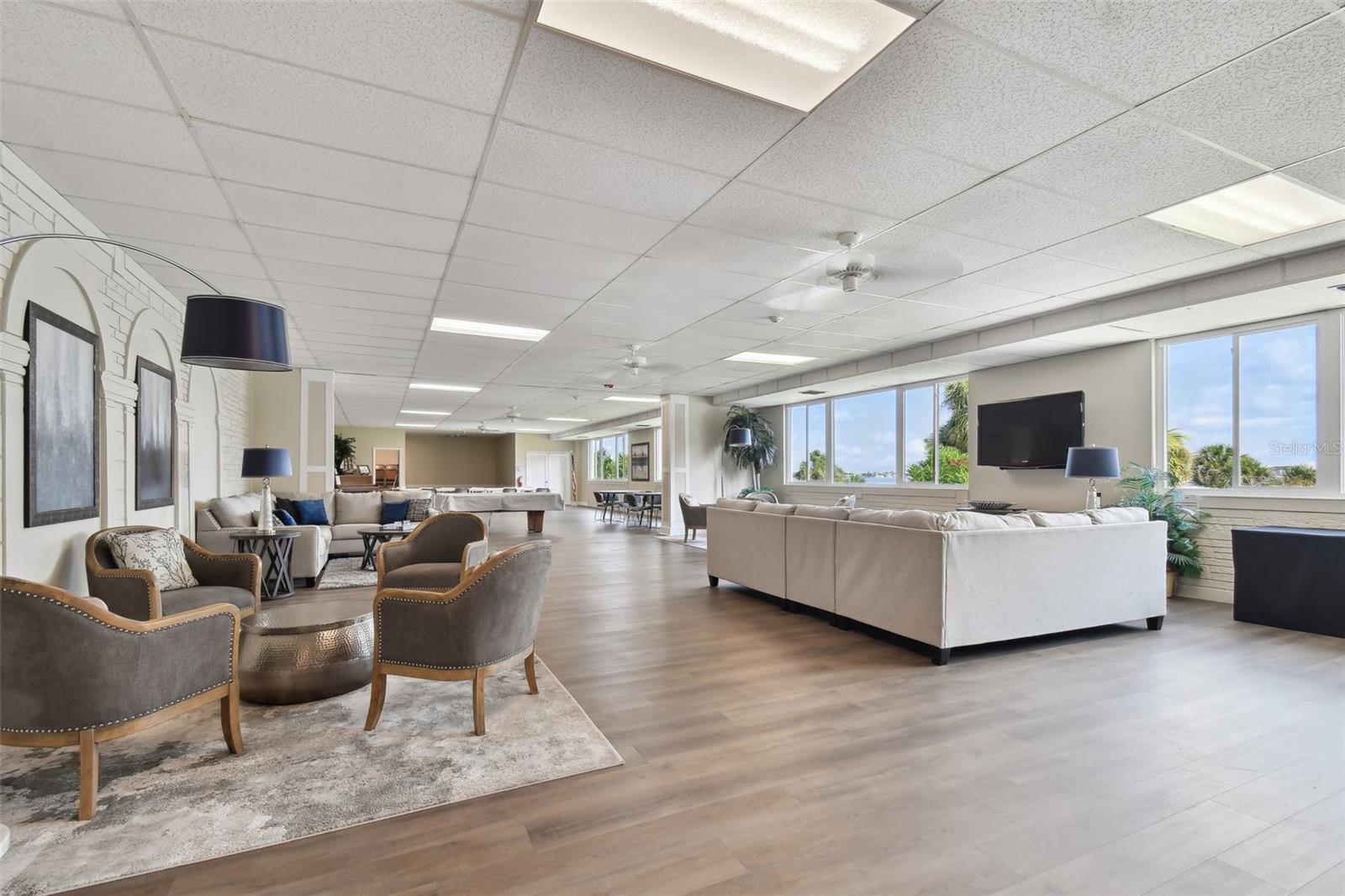 HARBOUR CLUB CONDO 2 - Residential