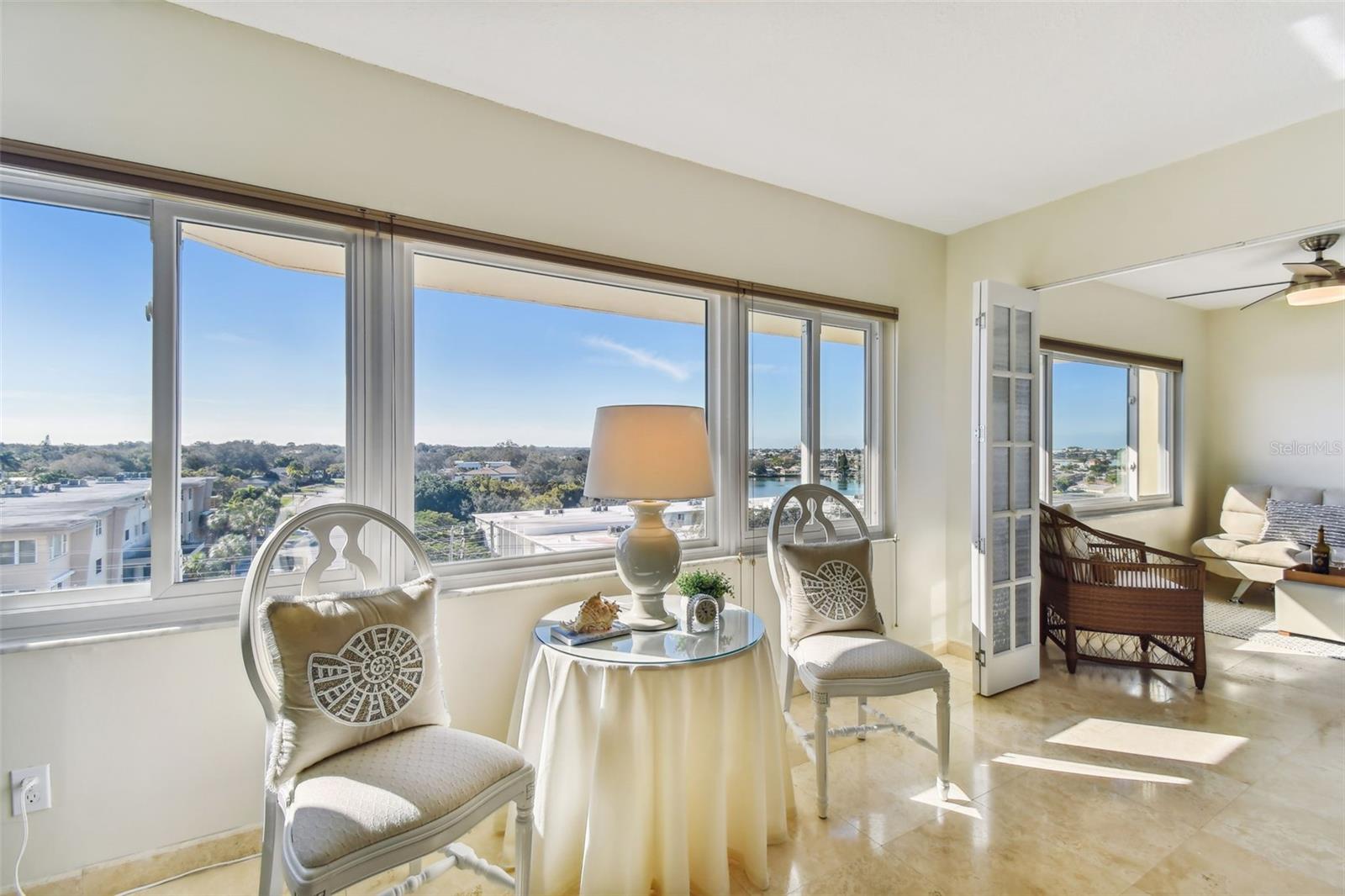 HARBOUR CLUB CONDO 2 - Residential