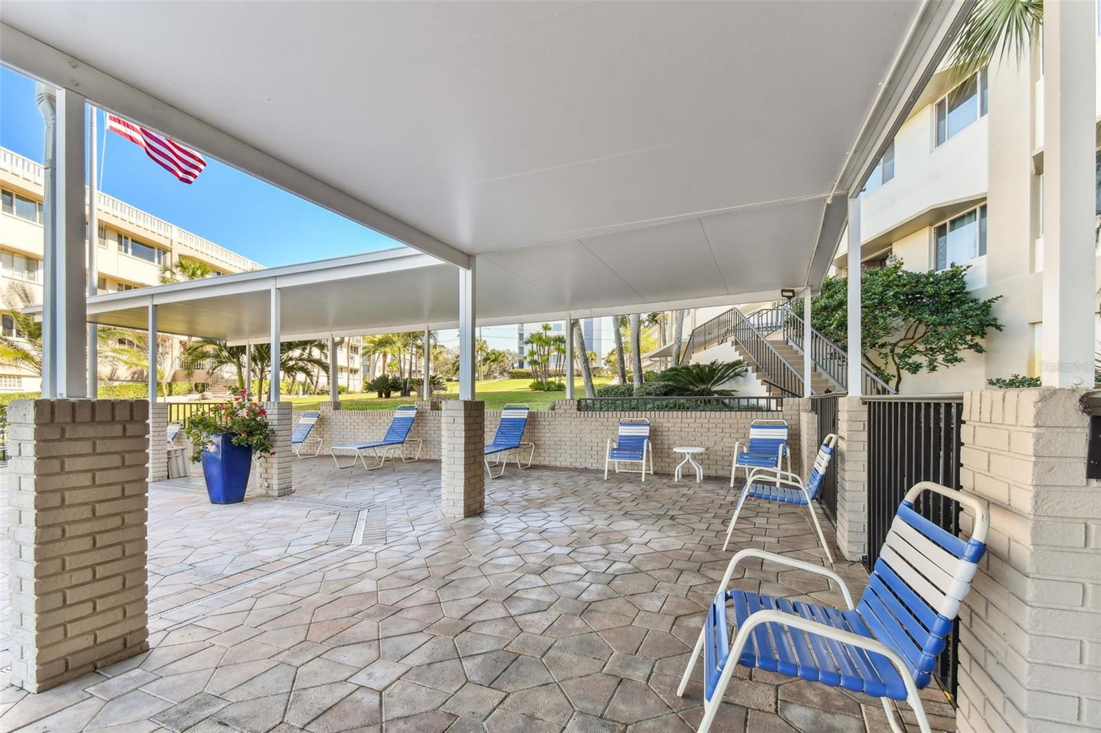 HARBOUR CLUB CONDO 2 - Residential