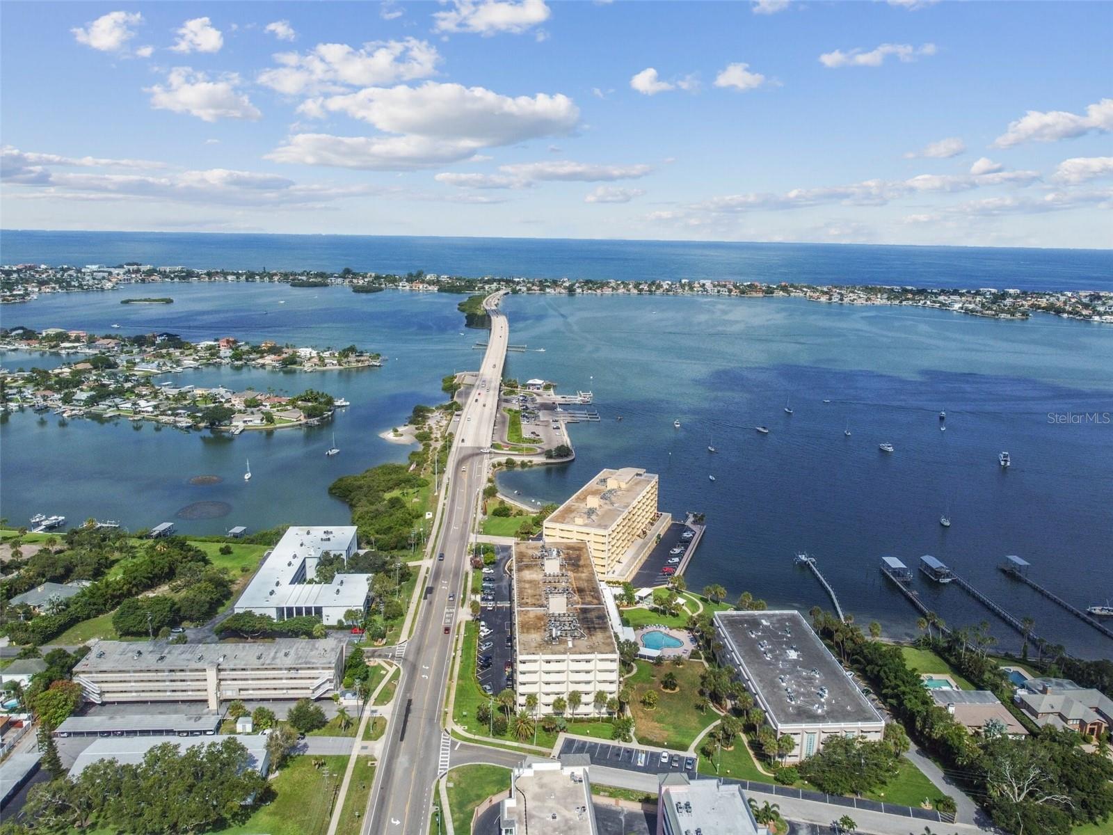 HARBOUR CLUB CONDO 2 - Residential