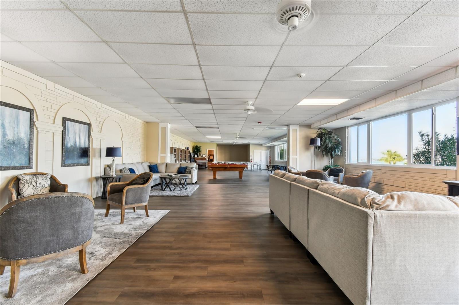 HARBOUR CLUB CONDO 2 - Residential