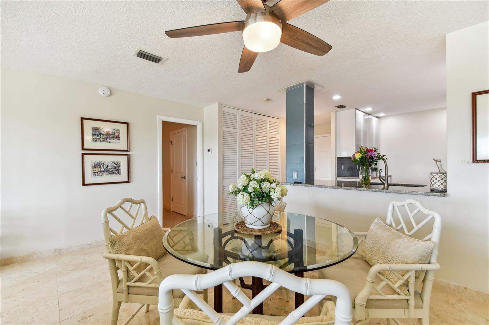 HARBOUR CLUB CONDO 2 - Residential