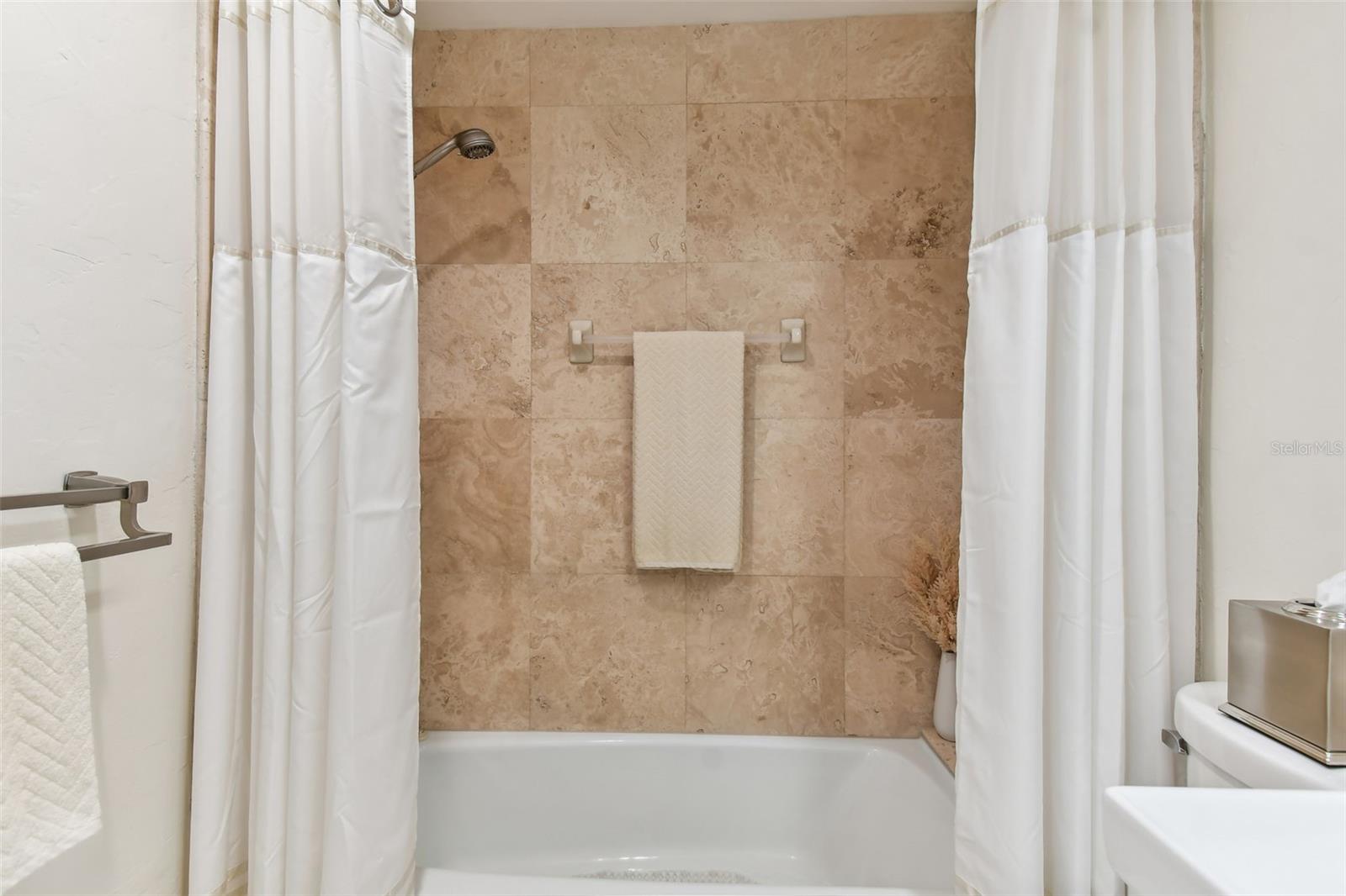 HARBOUR CLUB CONDO 2 - Residential