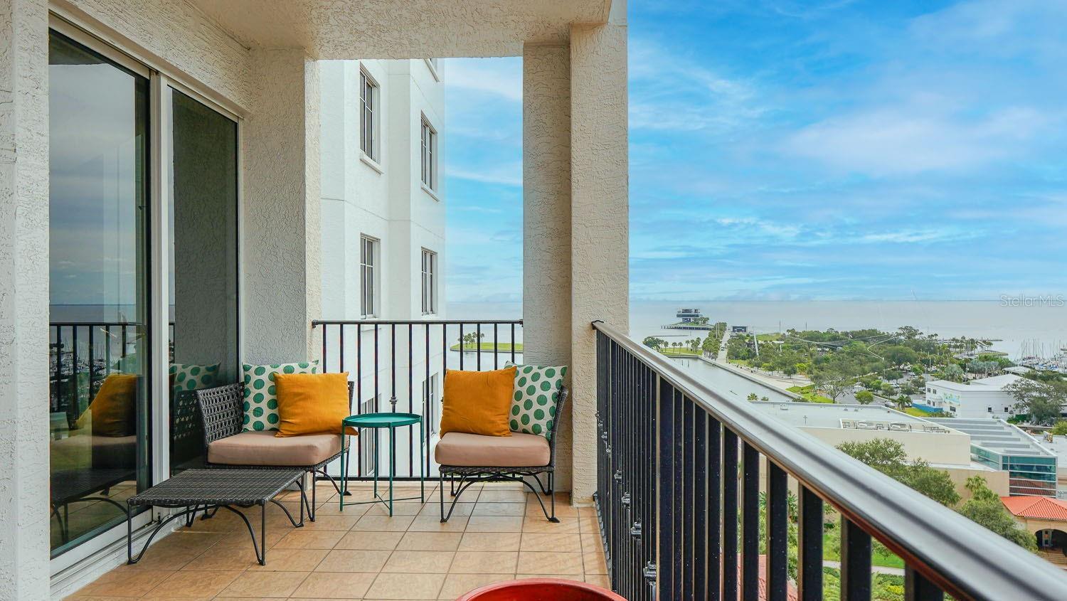 PARKSHORE PLAZA CONDO - Residential