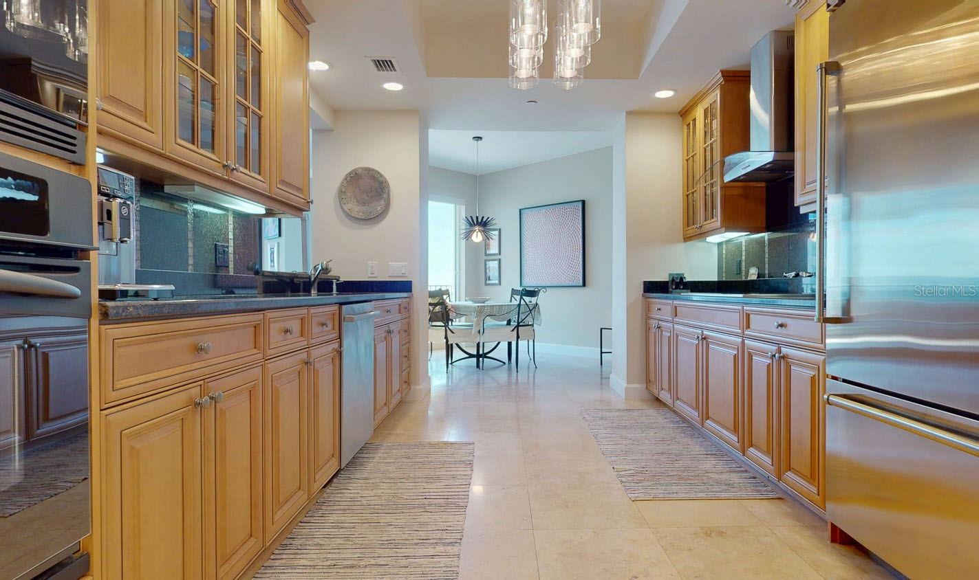 PARKSHORE PLAZA CONDO - Residential