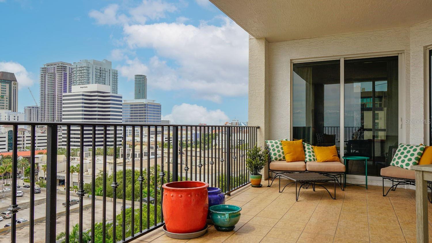 PARKSHORE PLAZA CONDO - Residential