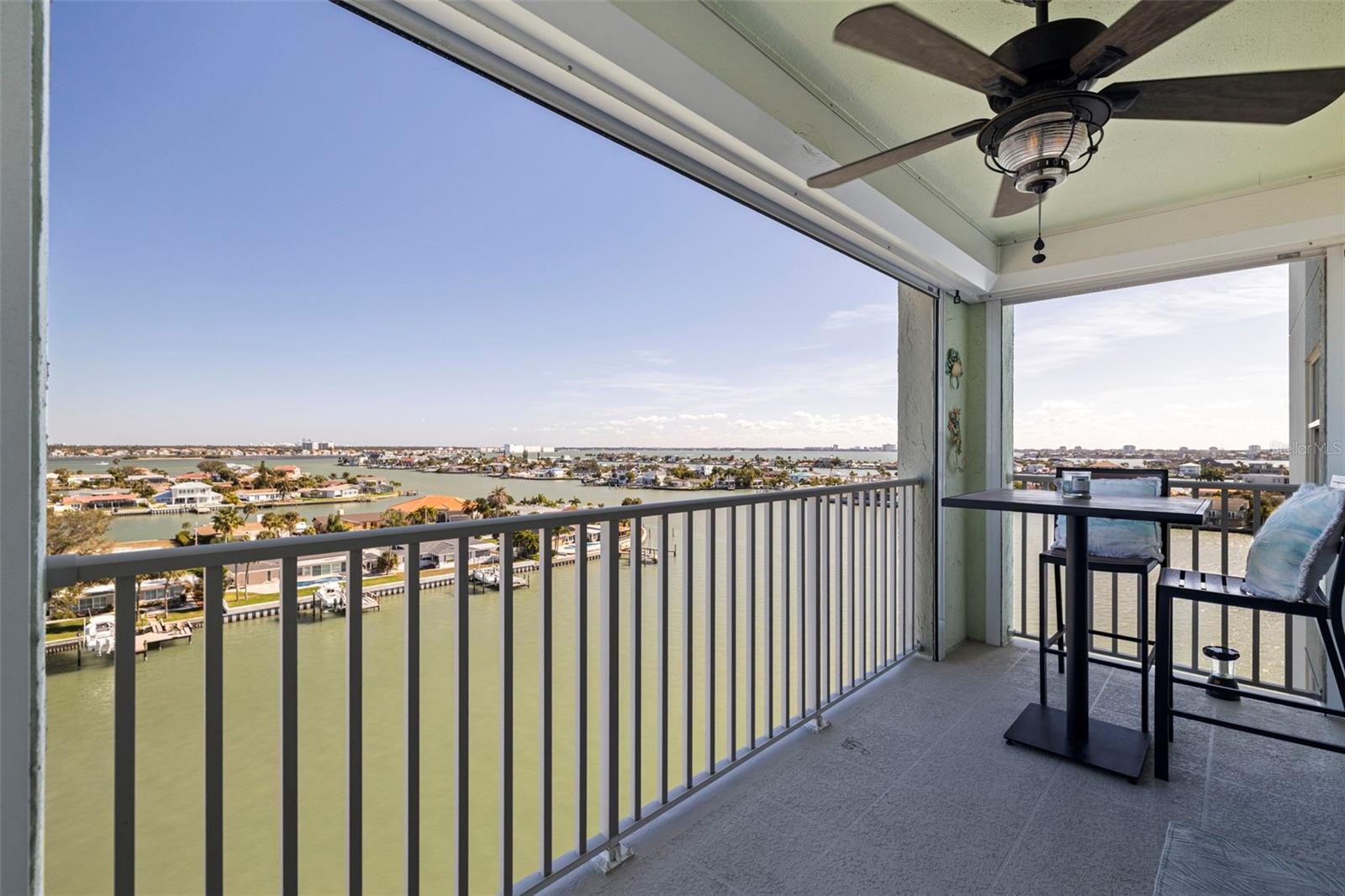 THREE PALMS POINTE CONDO - Residential