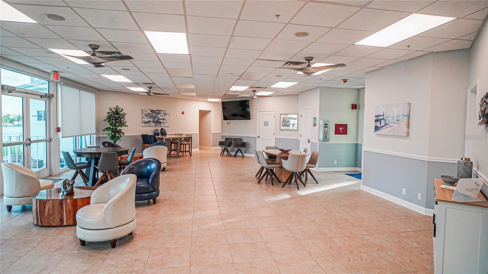 THREE PALMS POINTE CONDO - Residential