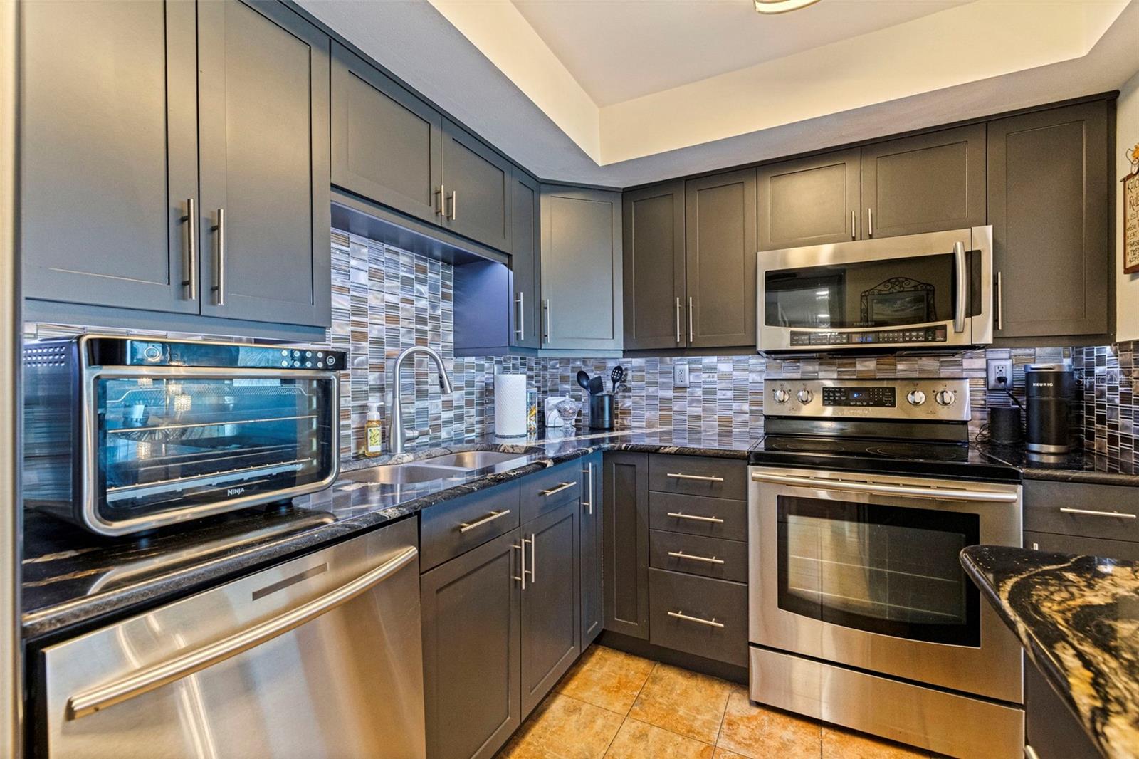 THREE PALMS POINTE CONDO - Residential