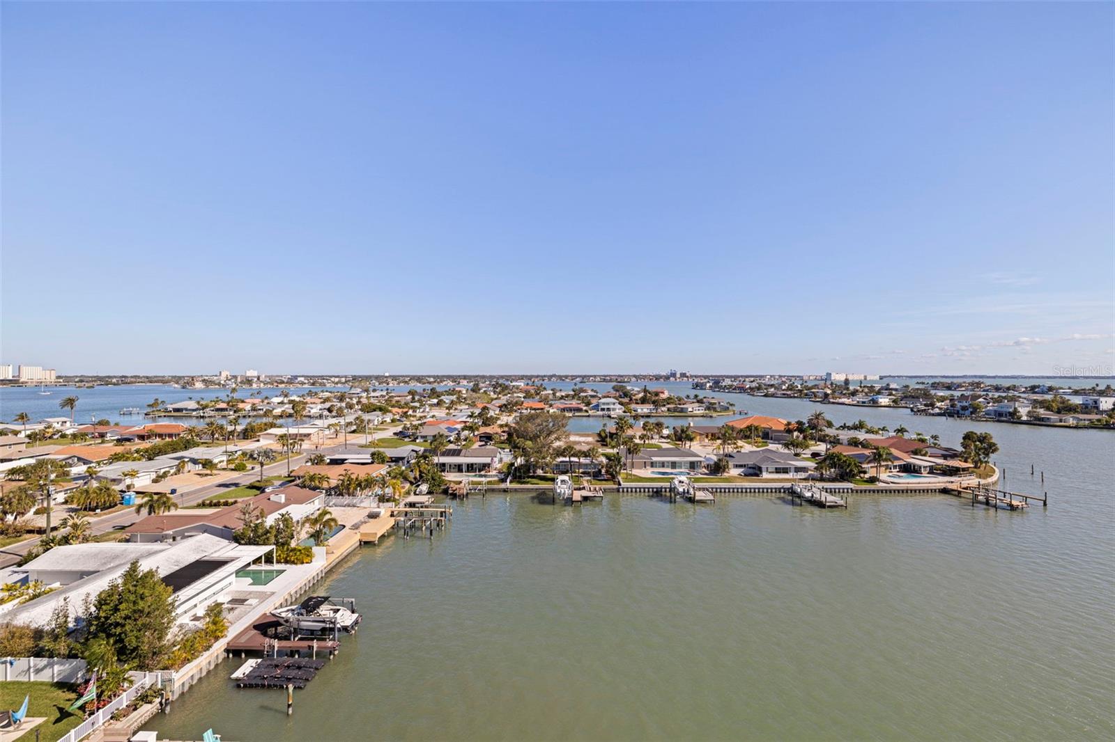 THREE PALMS POINTE CONDO - Residential