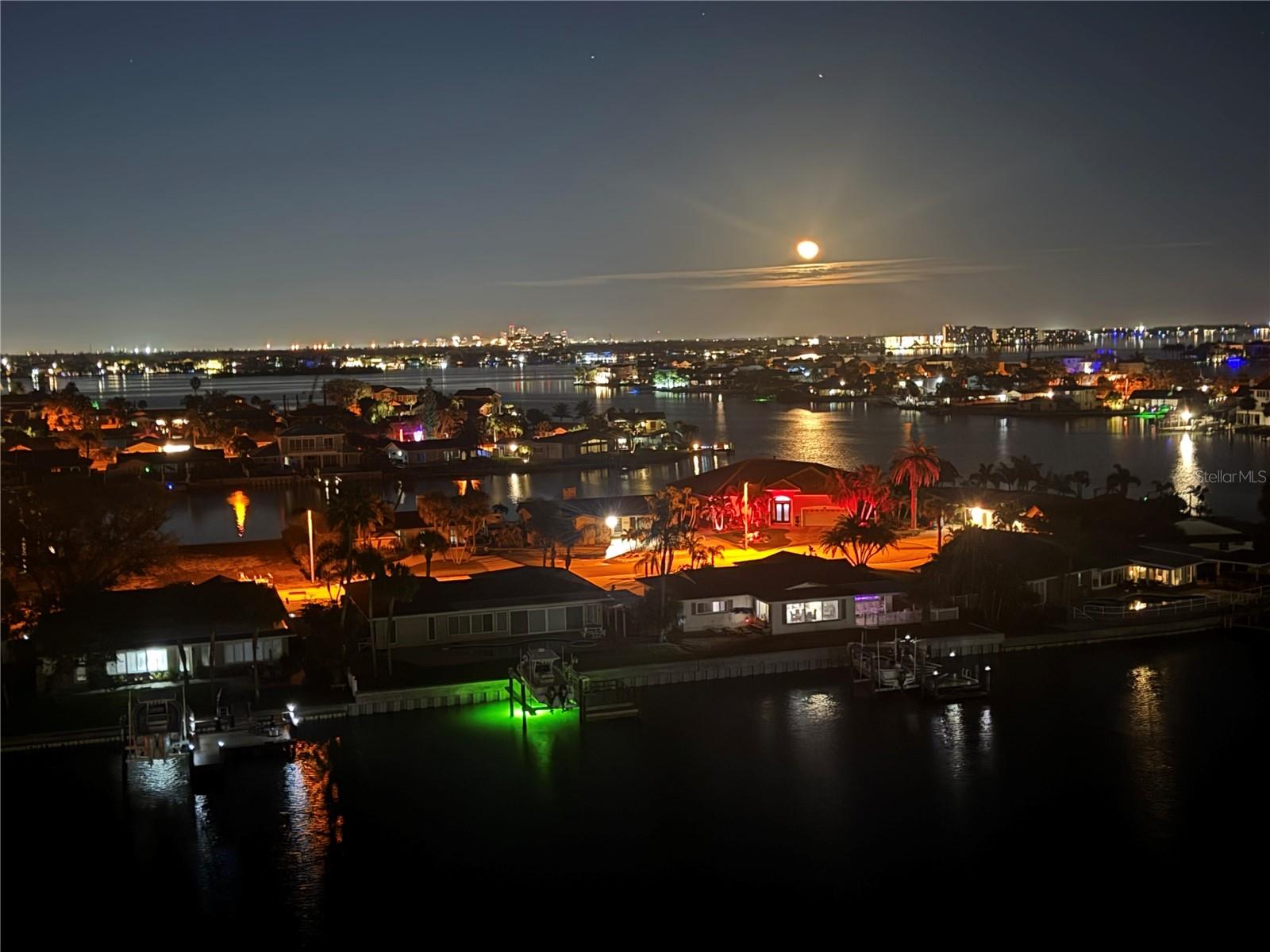 THREE PALMS POINTE CONDO - Residential