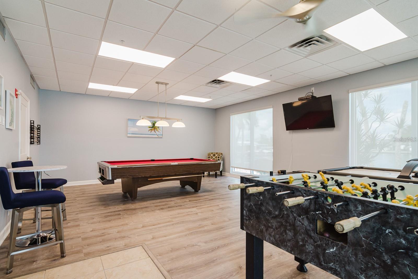 THREE PALMS POINTE CONDO - Residential