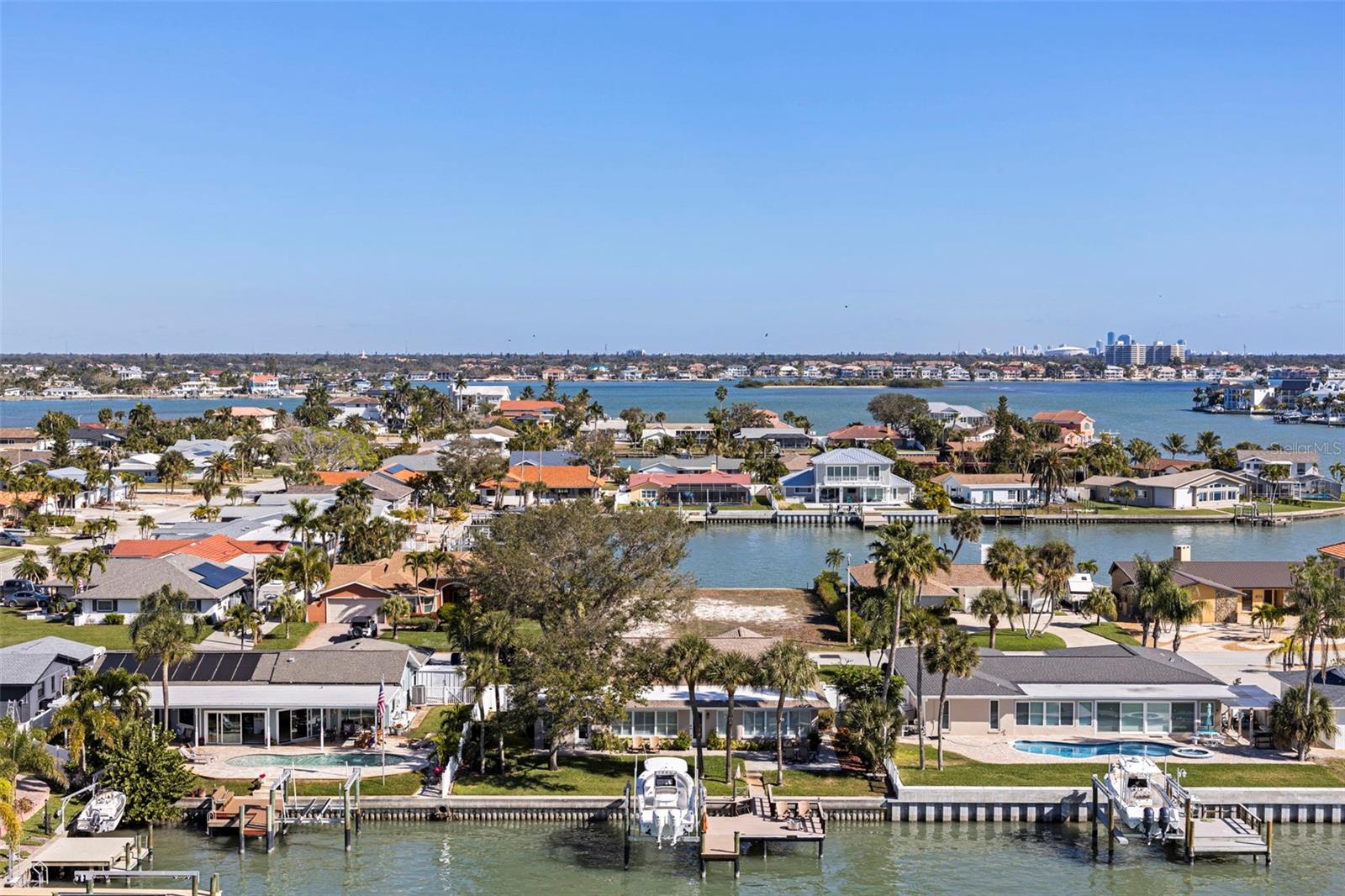 THREE PALMS POINTE CONDO - Residential